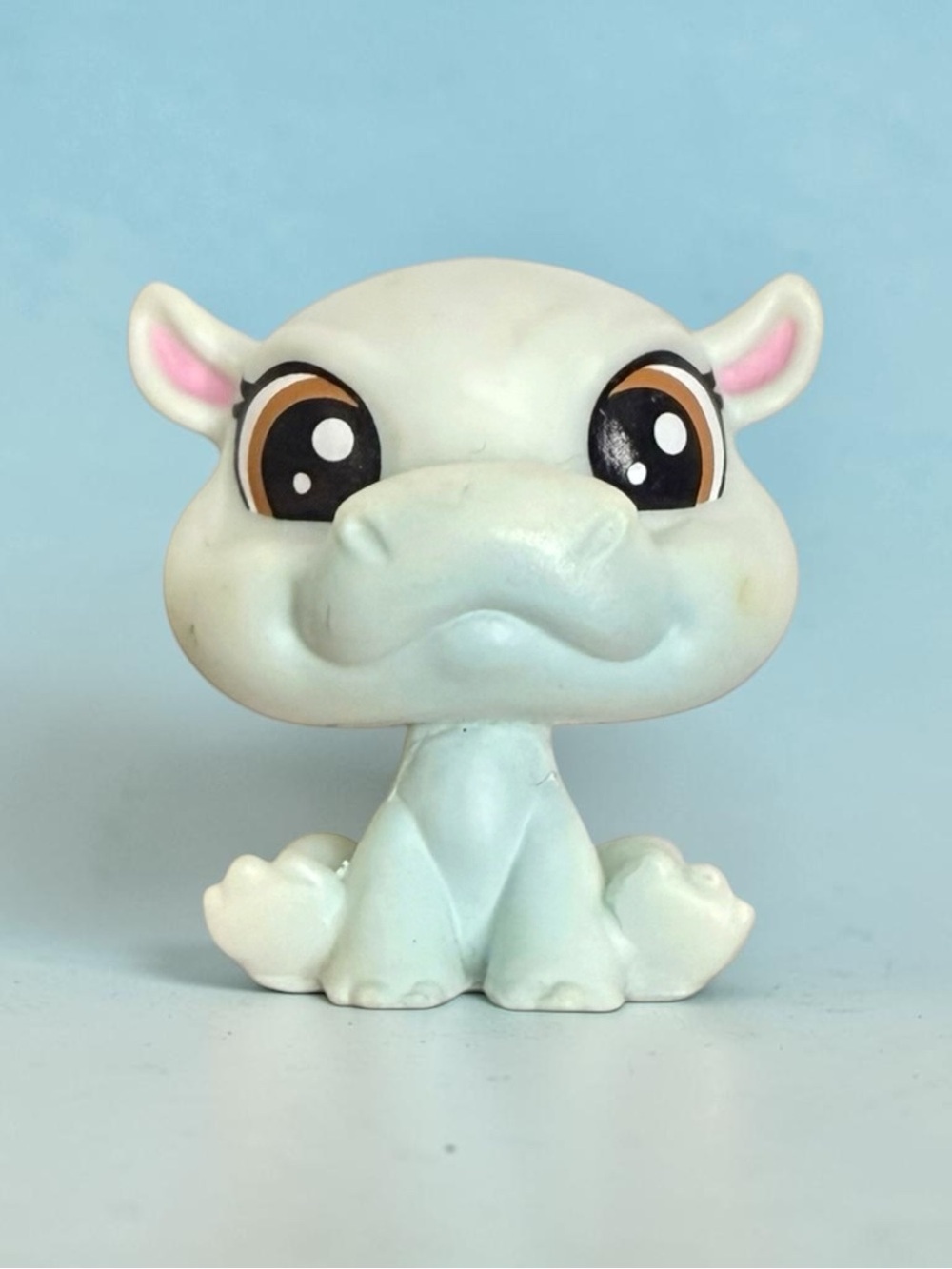 littlest pet shop # 1-148 carlie hippocampo baby hippo with brown eyes